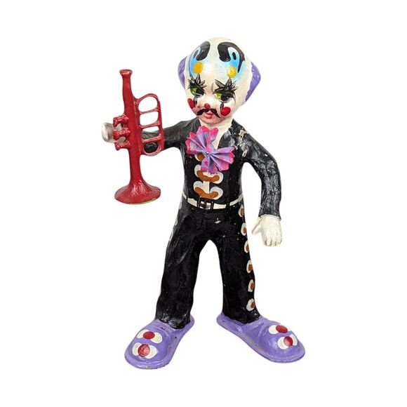 Vintage Mexican Paper Mache Musician Clowns: Pair of Folk Art Figurines - Picture 3 of 8